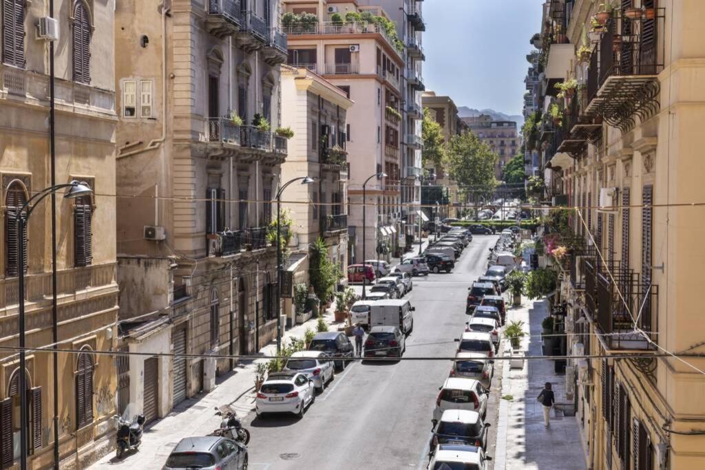 Ferienwohnung Al Politeama Palermo Exterior foto